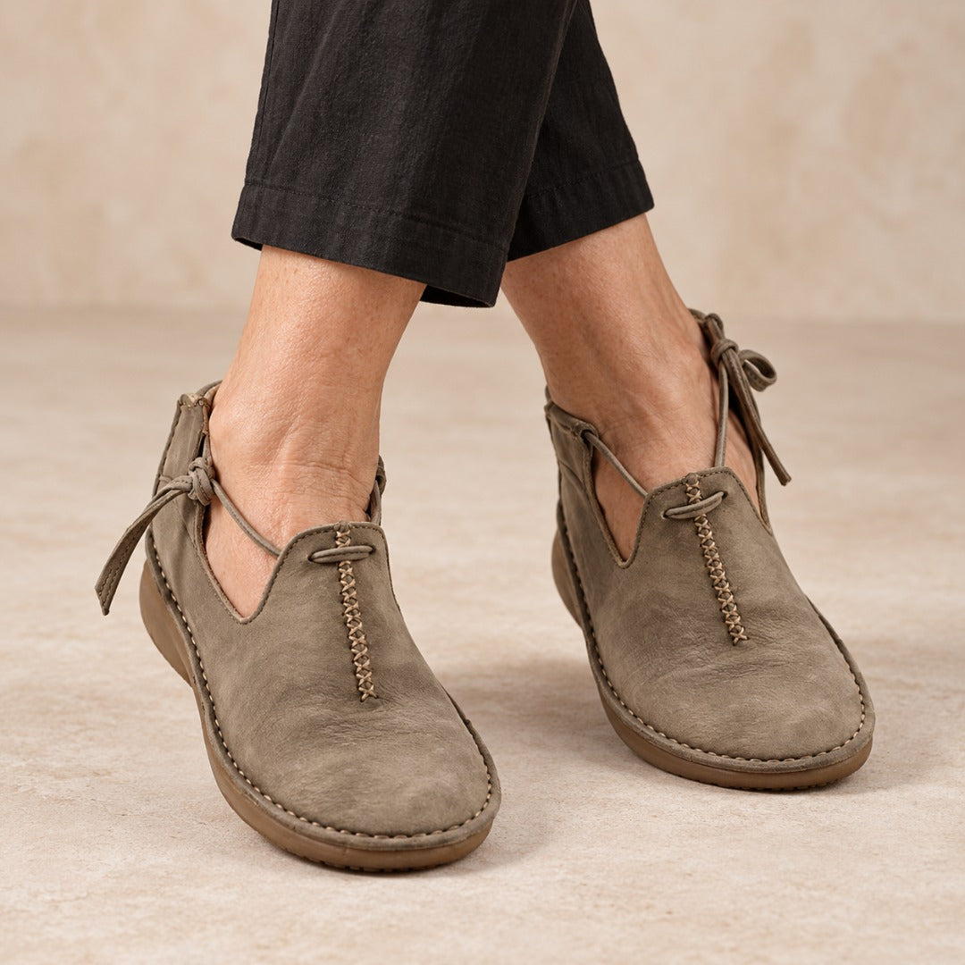 Constance | Cushioned Adjustable Loafers