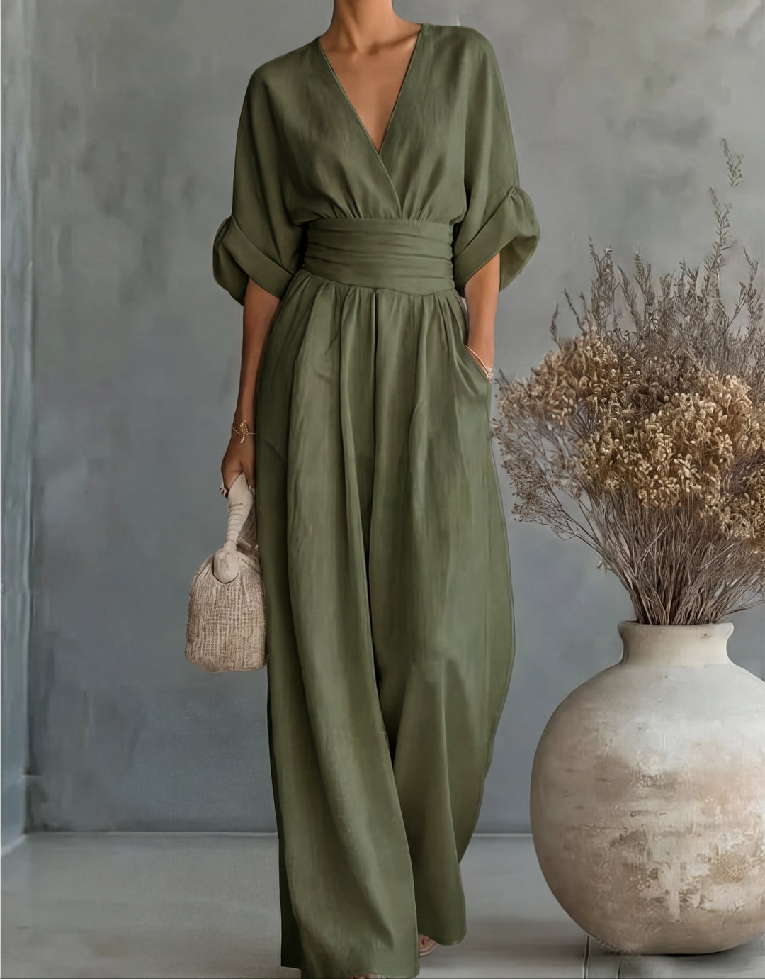 Daniela – Elegant V-Neck Wide-Leg Jumpsuit