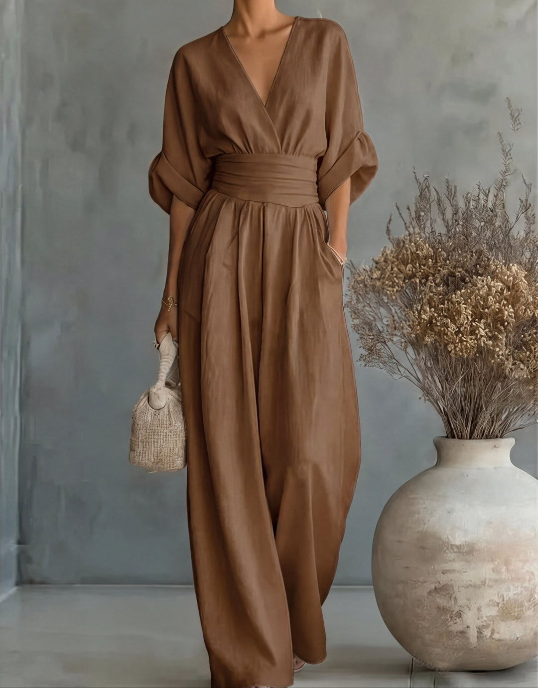Daniela – Elegant V-Neck Wide-Leg Jumpsuit